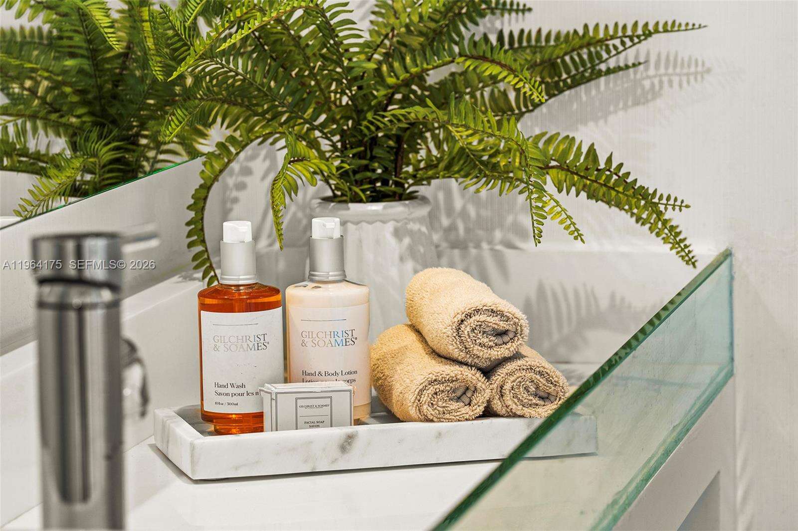 Mondrian Unit #1123 | Picture 27