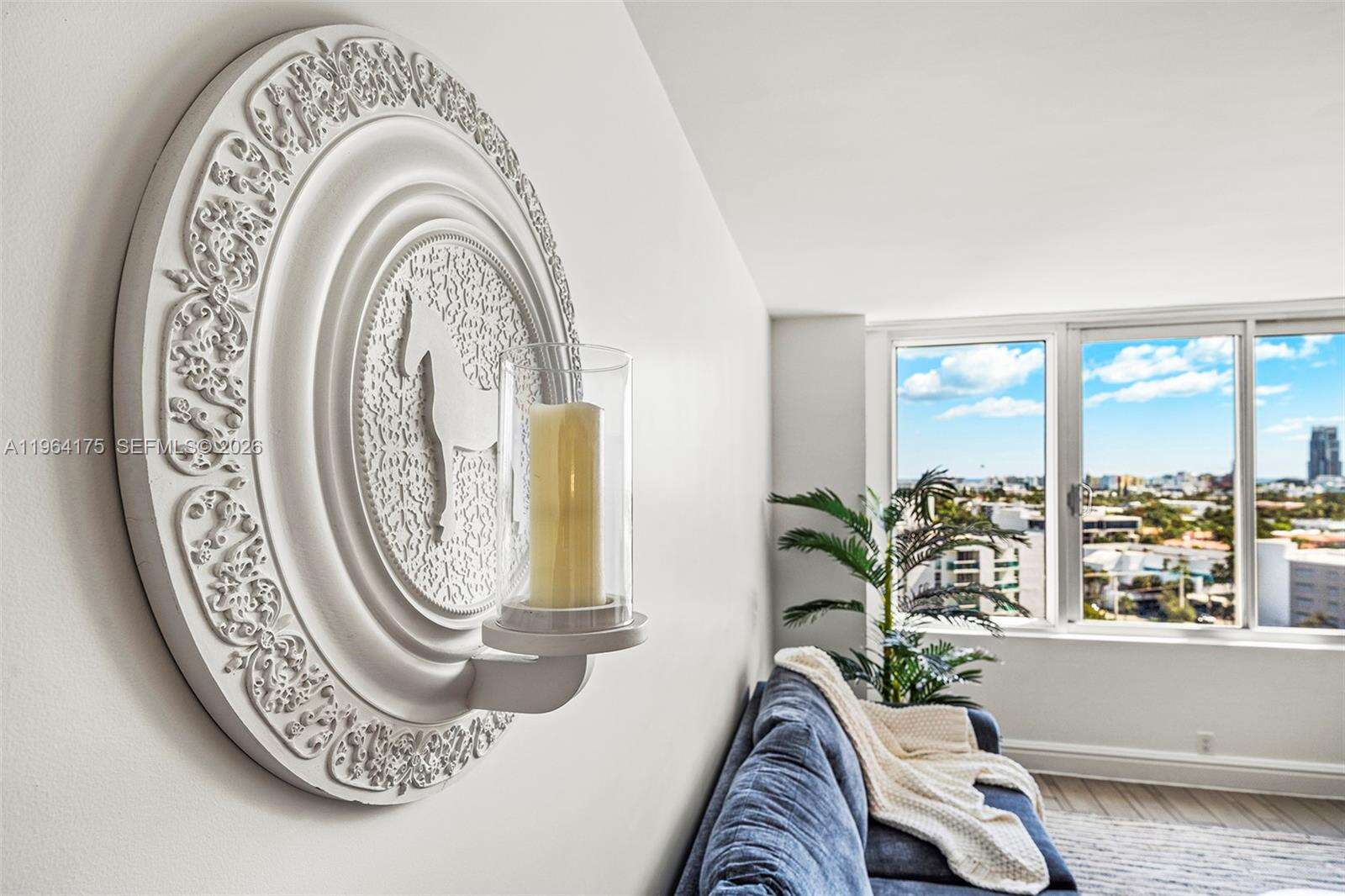 Mondrian Unit #1123 | Picture 10