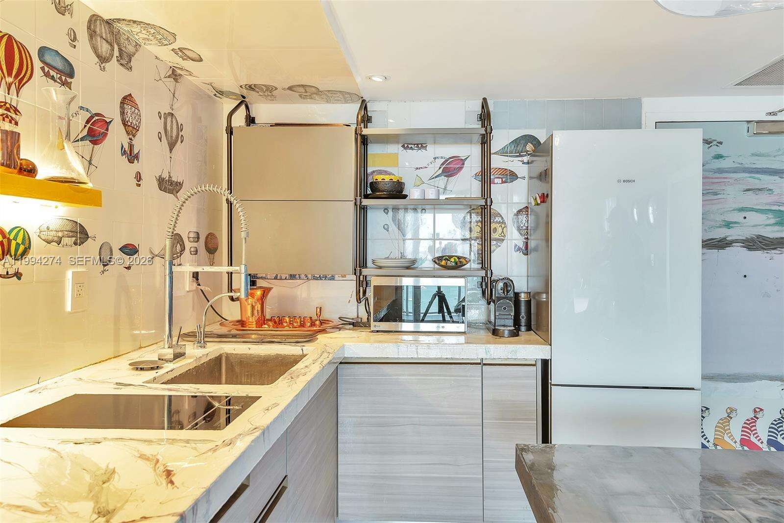 Mondrian Unit #1020 | Picture 11