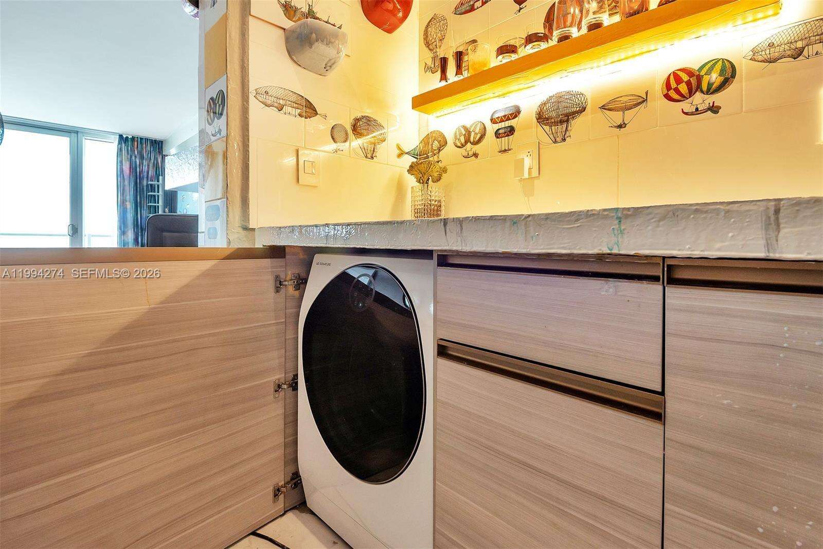 Mondrian Unit #1020 | Picture 13