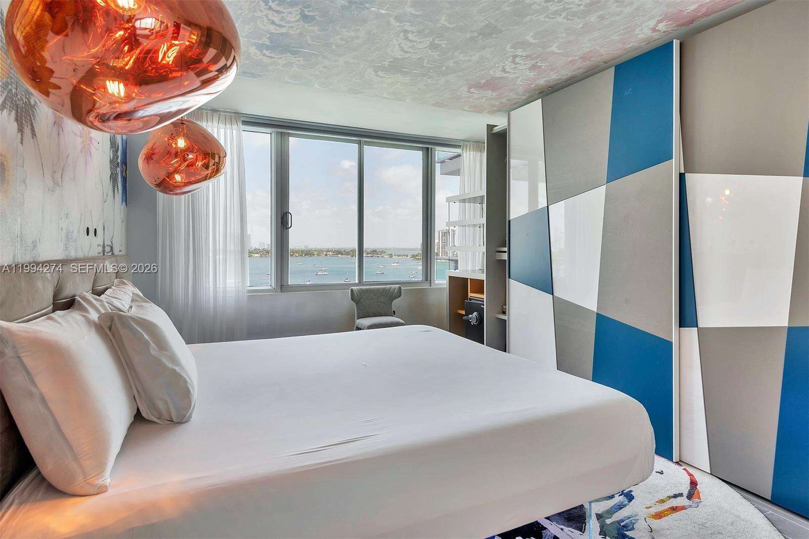 Mondrian Unit #1020 | Picture 22