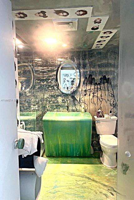 Mondrian Unit #1020 | Picture 30