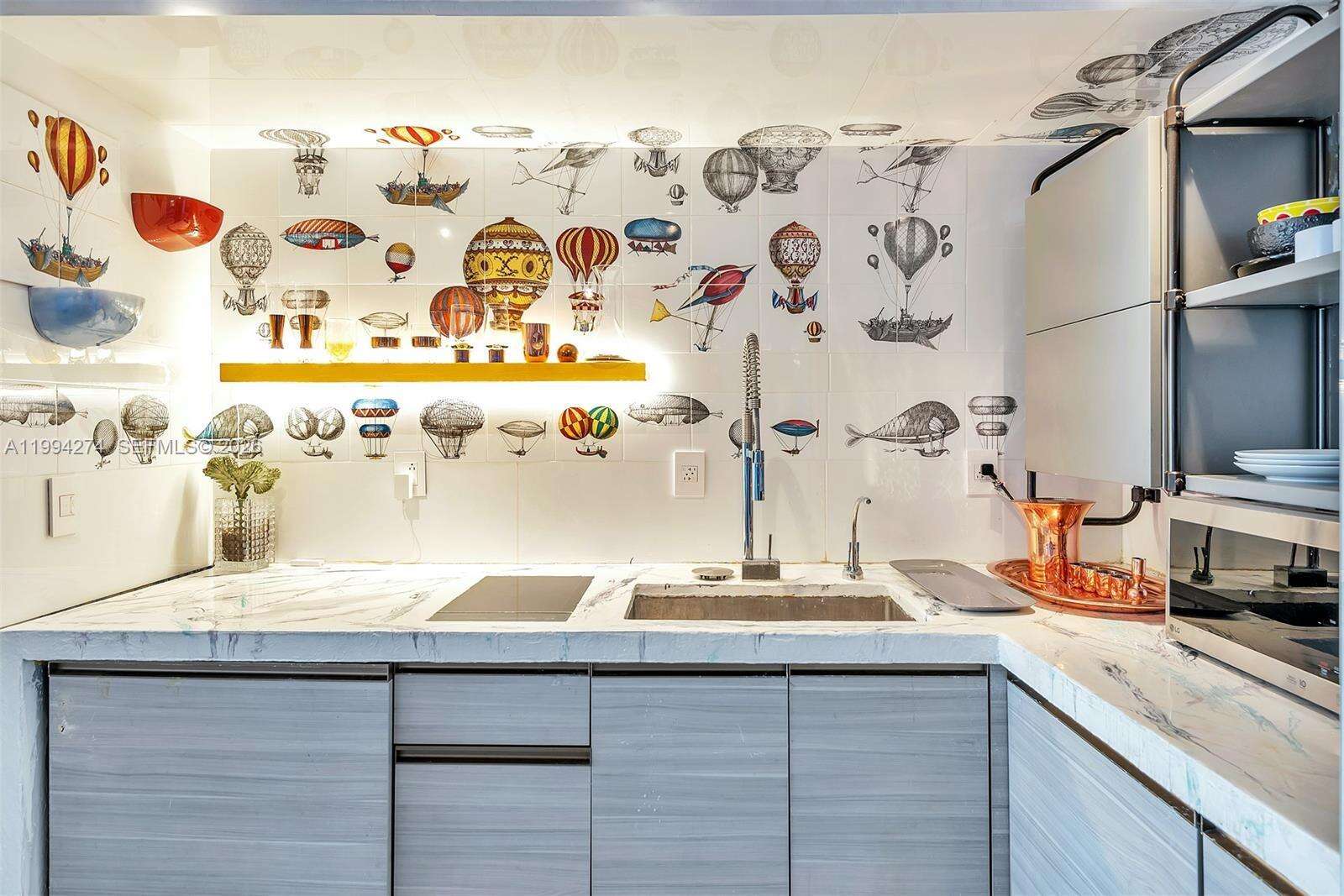 Mondrian Unit #1020 | Picture 9