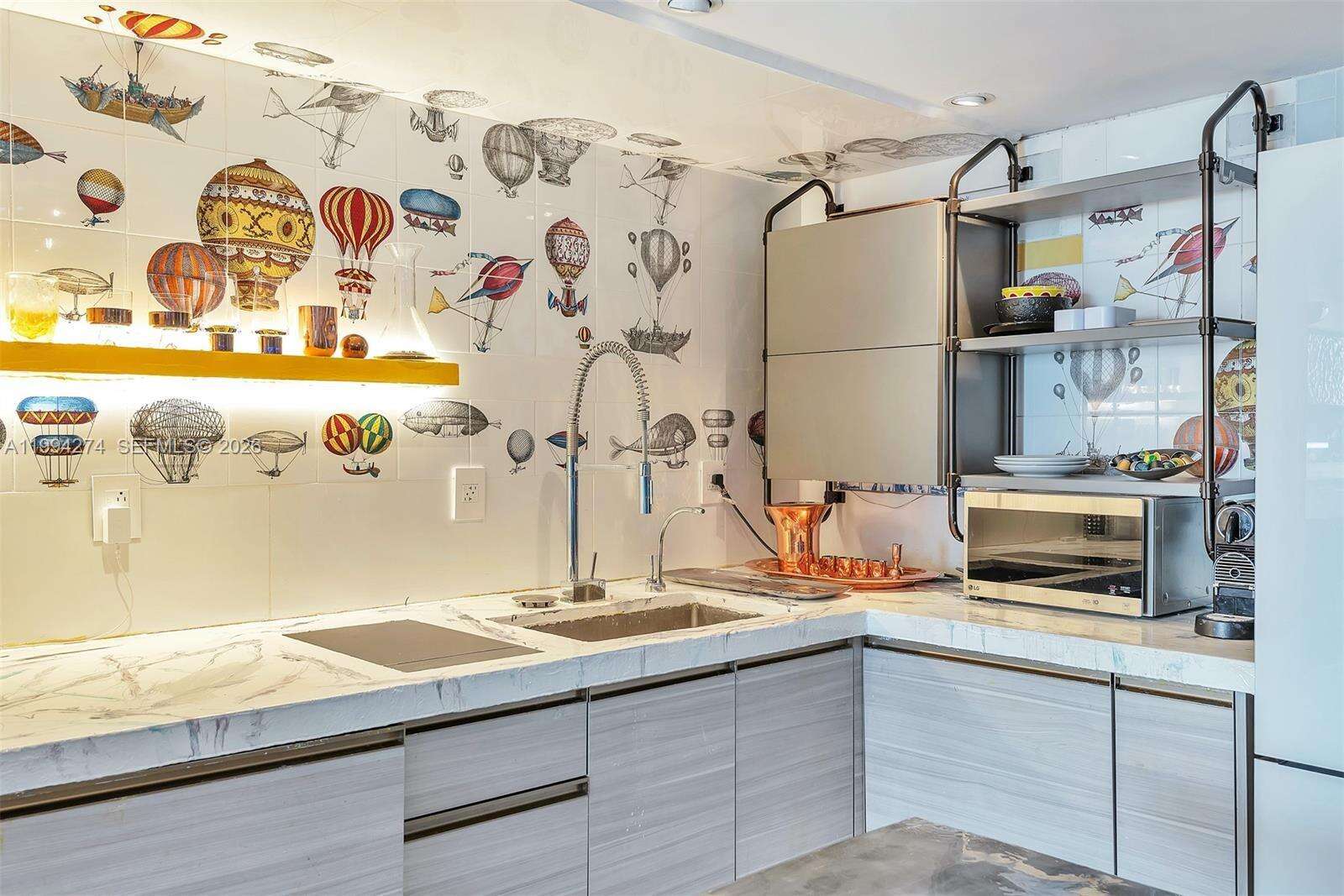 Mondrian Unit #1020 | Picture 10