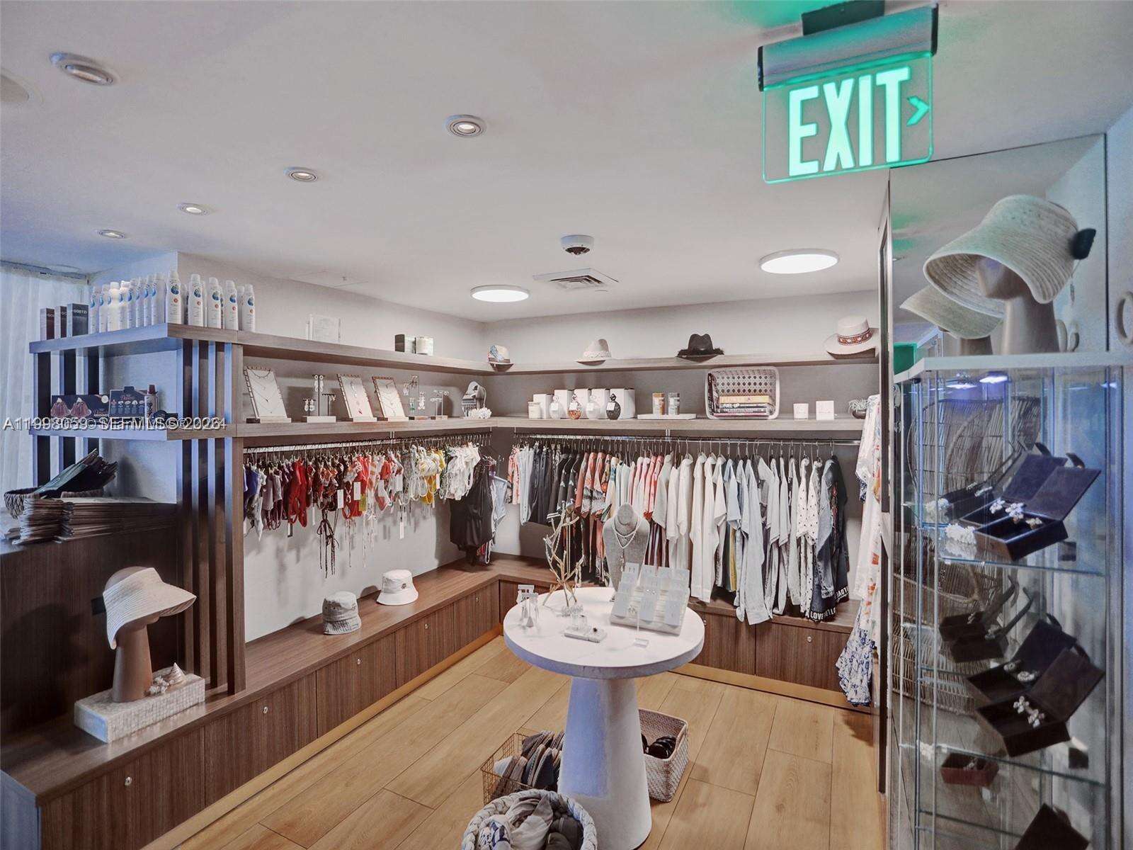 Mondrian Unit #1101 | Picture 36