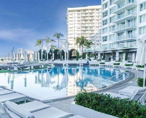 Mondrian Unit #409 | Picture 2