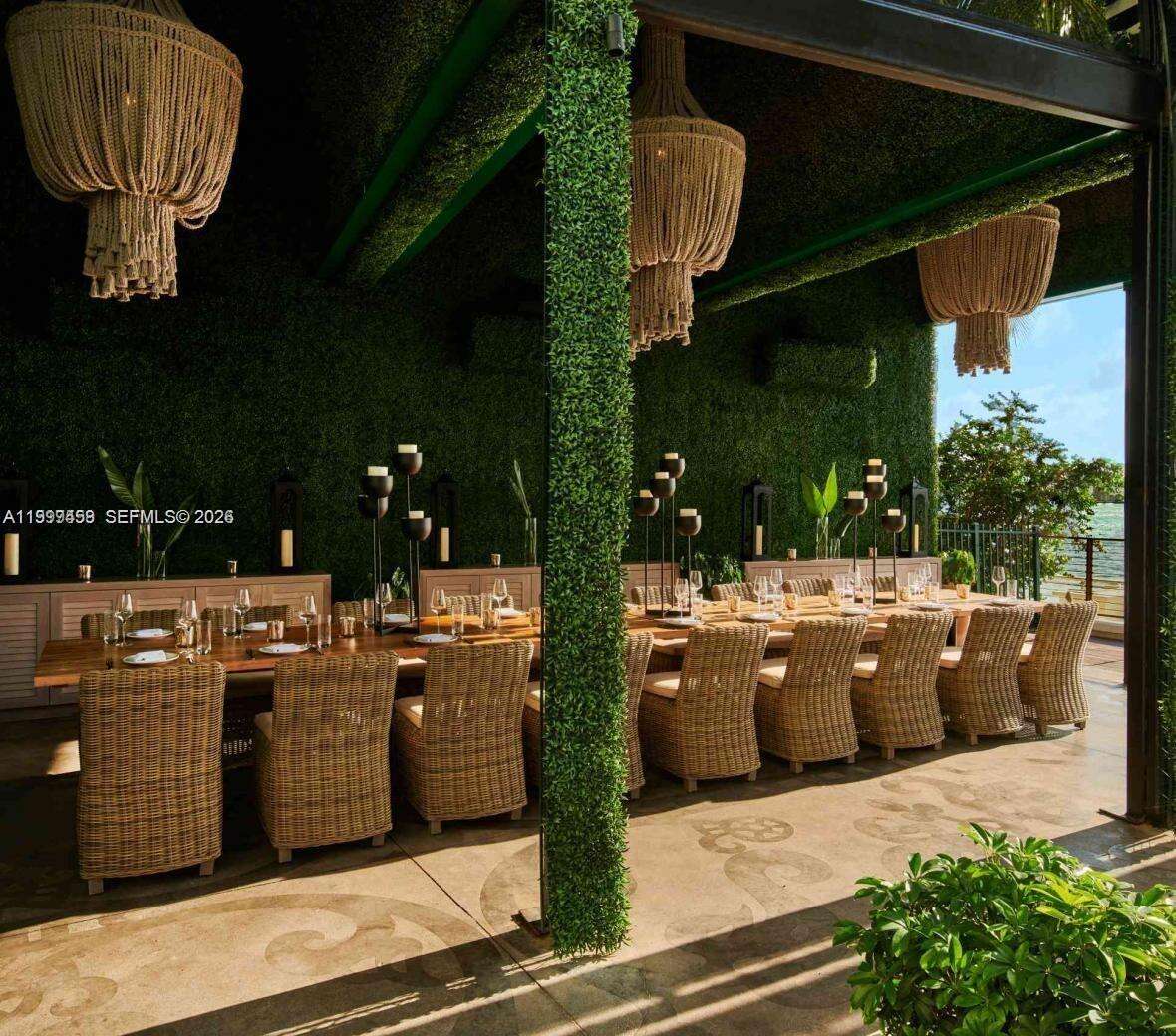 Mondrian Unit #409 | Picture 30