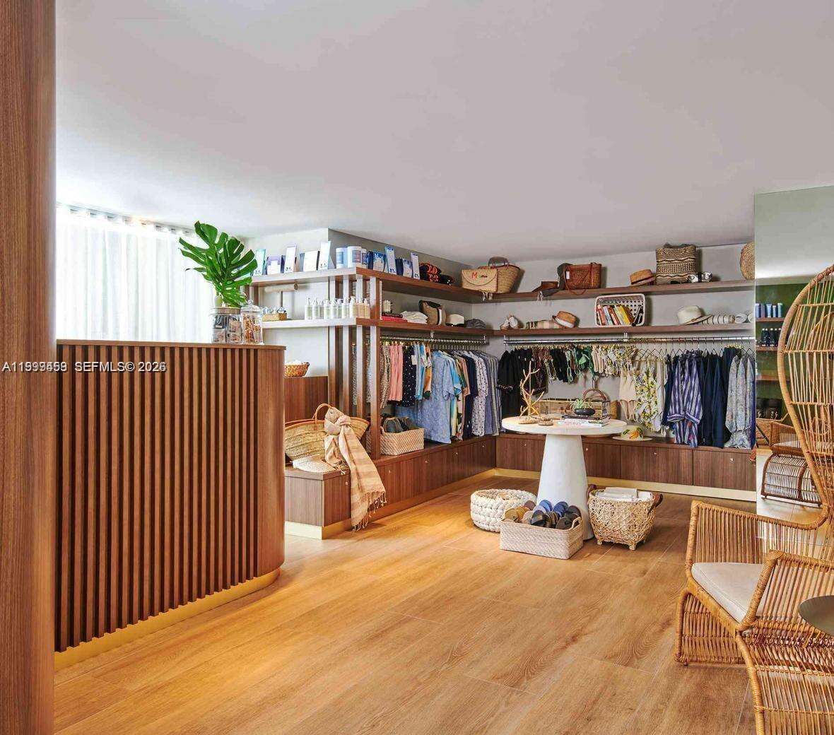 Mondrian Unit #409 | Picture 38