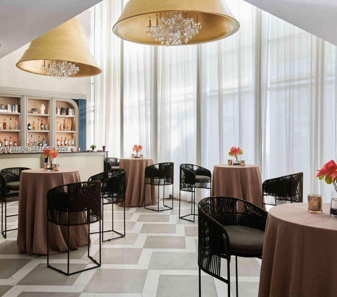 Mondrian Unit #409 | Picture 40