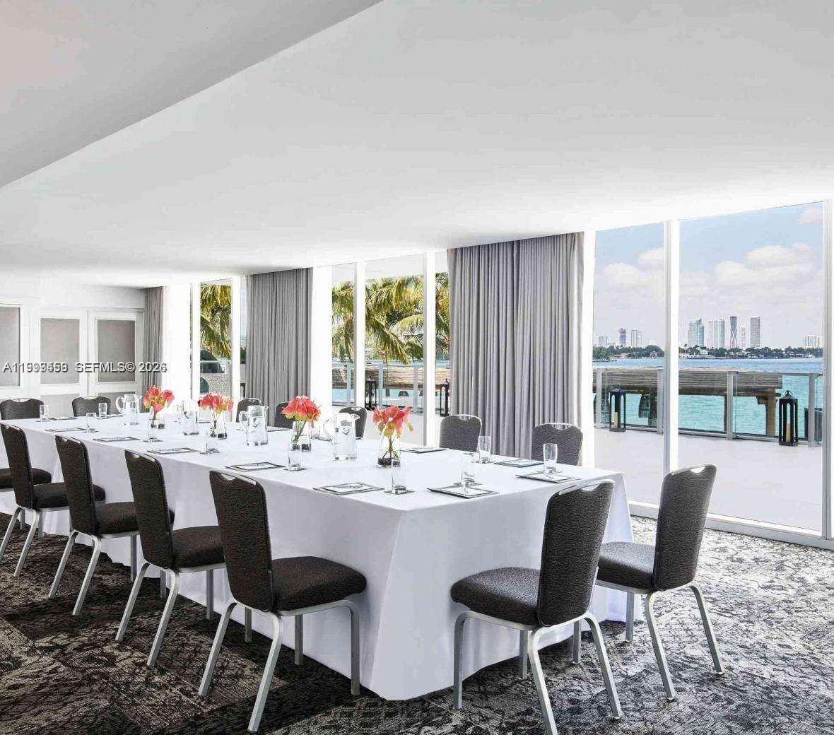 Mondrian Unit #409 | Picture 42